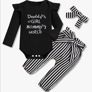 2-piece outfit with a bow